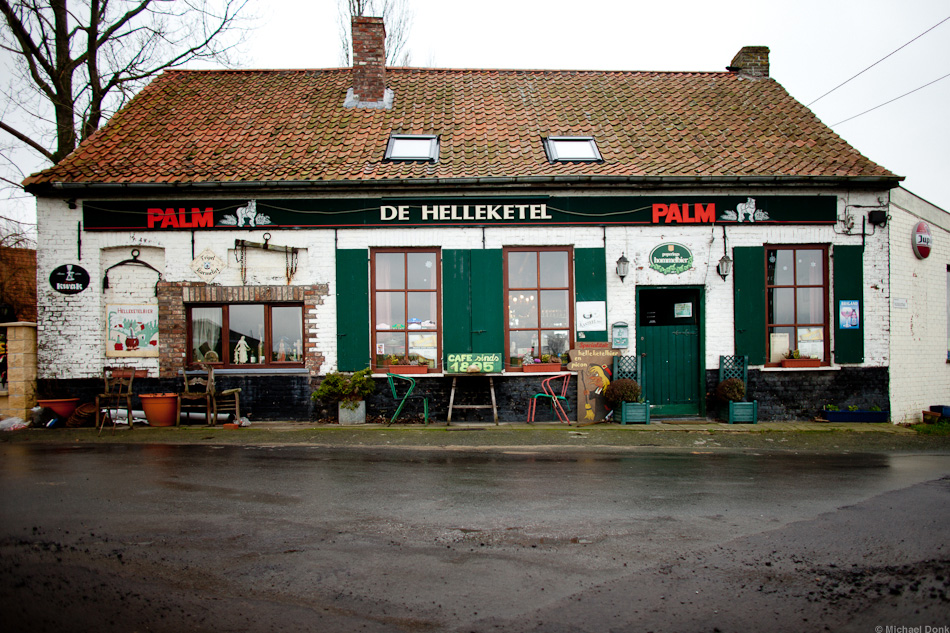 De Helleketel Street Front