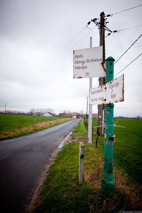 Sign to Abbey St.Sixus (Westvleteren)